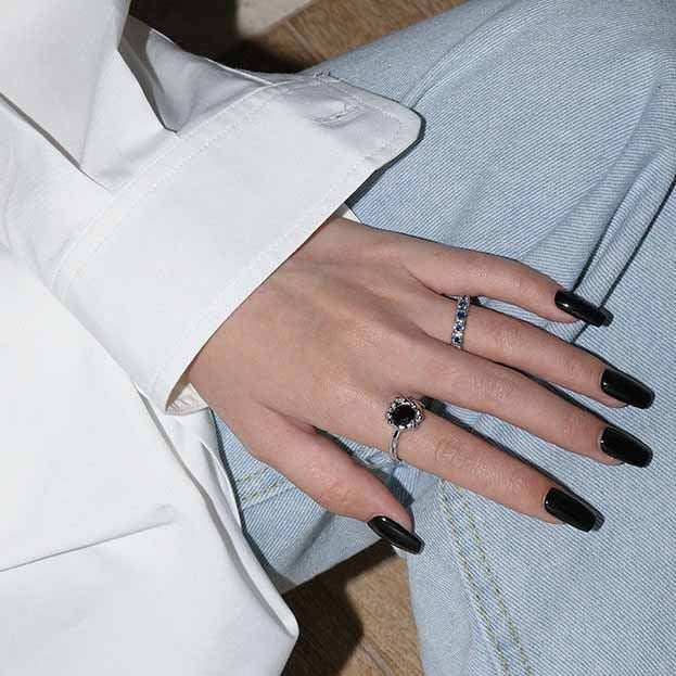 Organic ring with blue cubic zirconias