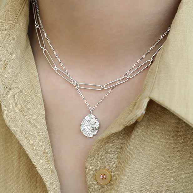 Clip style chain