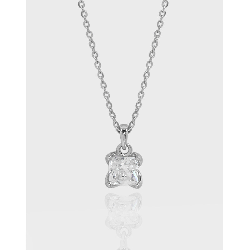 Dainty necklace with cubic zirconia