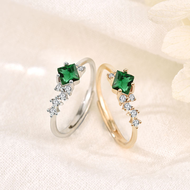 Geometrical ring with cubic zirconias