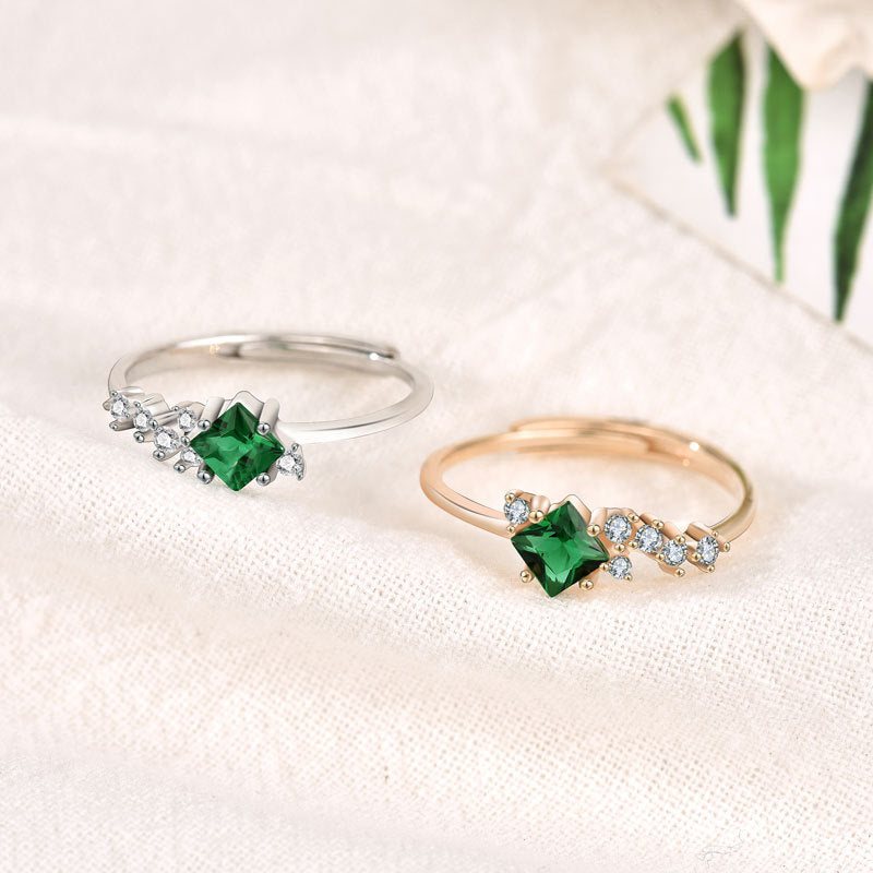 Geometrical ring with cubic zirconias