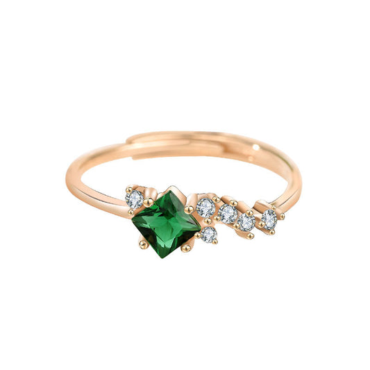 Geometrical ring with cubic zirconias