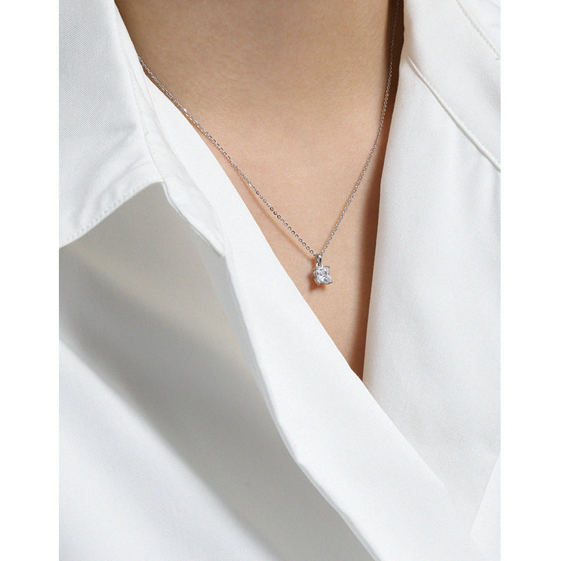 Dainty necklace with cubic zirconia