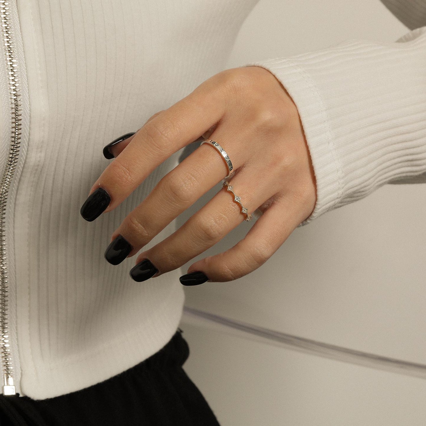 Geometrical design ring with micro setting of cubic zirconias