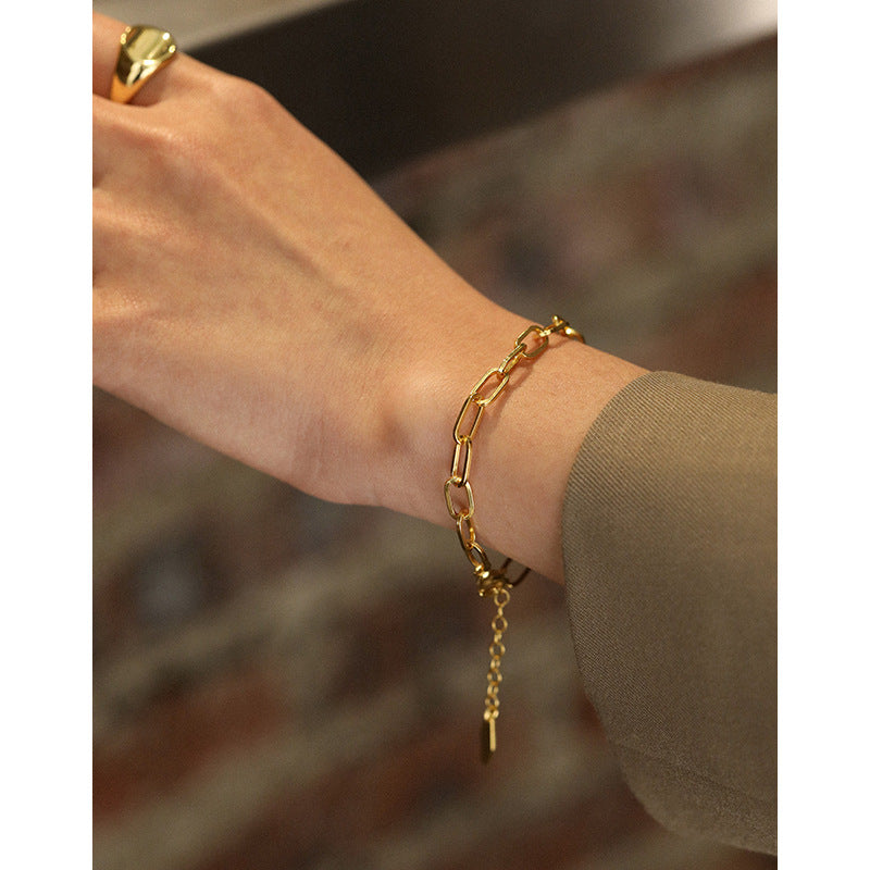 Chain bracelet with wide links