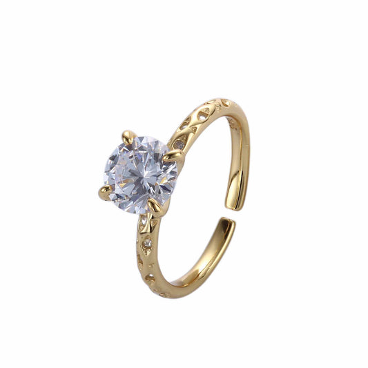 Simple round ring with cubic zirconia