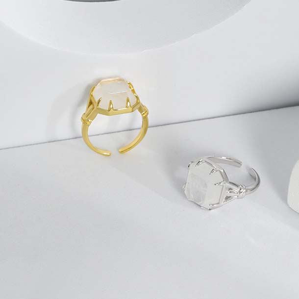 Geometrical statement ring with crystal