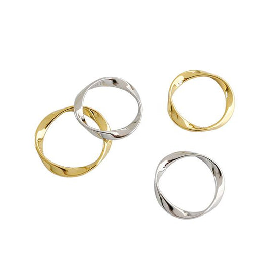 Twisted minimalist ring