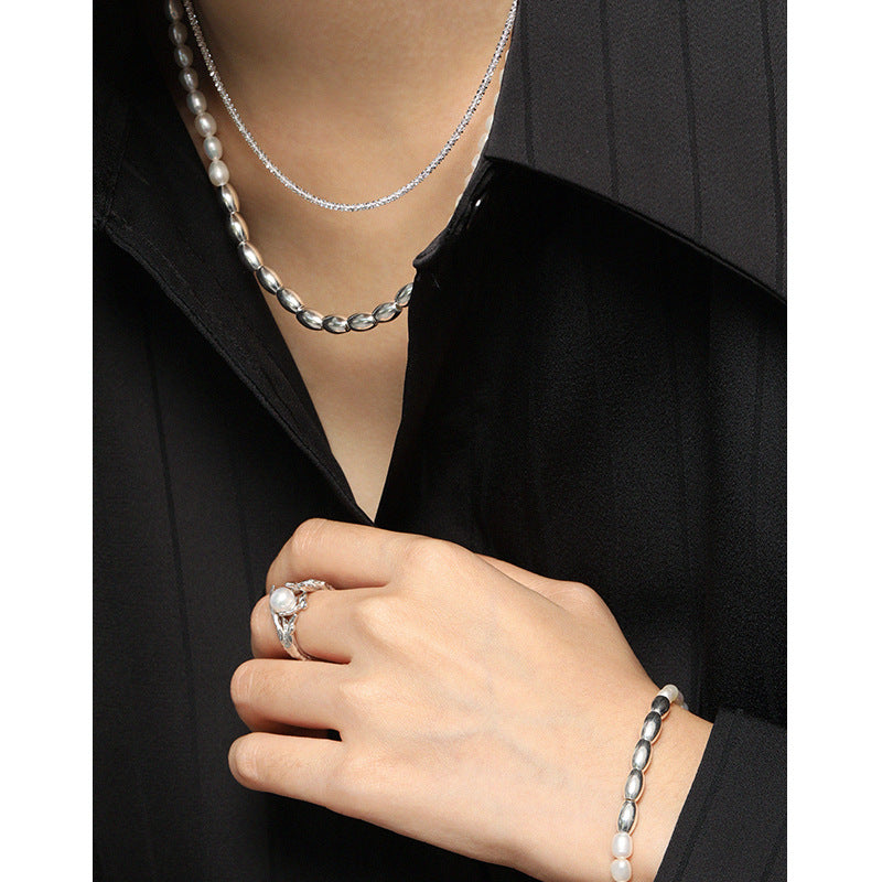 Assymetrical pearl waterdrop necklace
