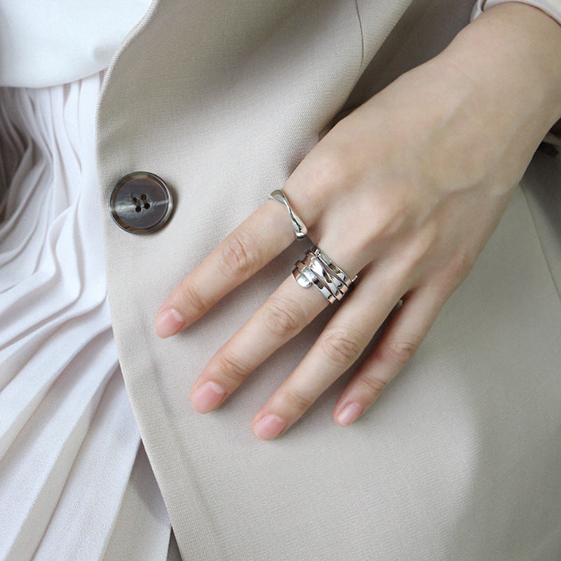 Twisted minimalistic ring